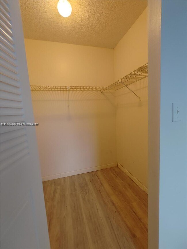 Foto del edificio - 1820 SW 81st Ave