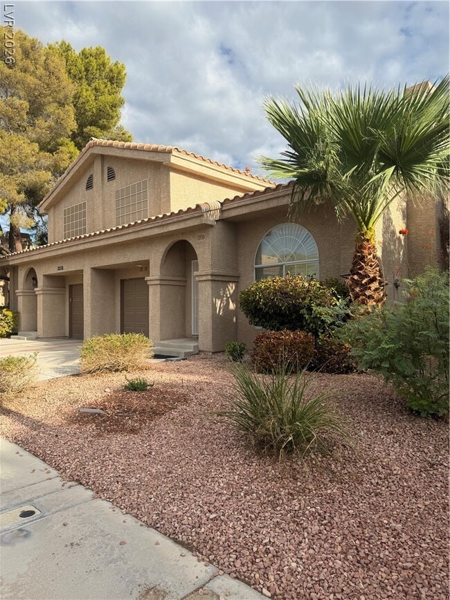 Building Photo - 2836 Lone Cliff Dr