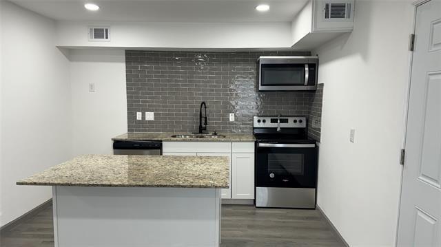 Foto del edificio - 7900 Brookriver Dr
