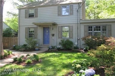 Primary Photo - 3 br, 2.5 bath House - 911 Elm Ave