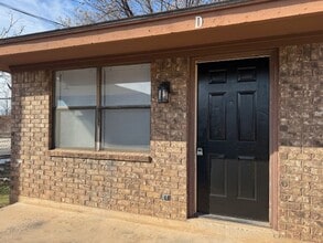 Building Photo - 1250 Elm St