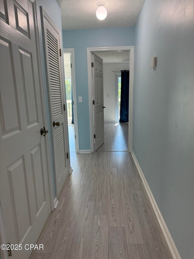 Foto del edificio - 17690 Front Beach Rd