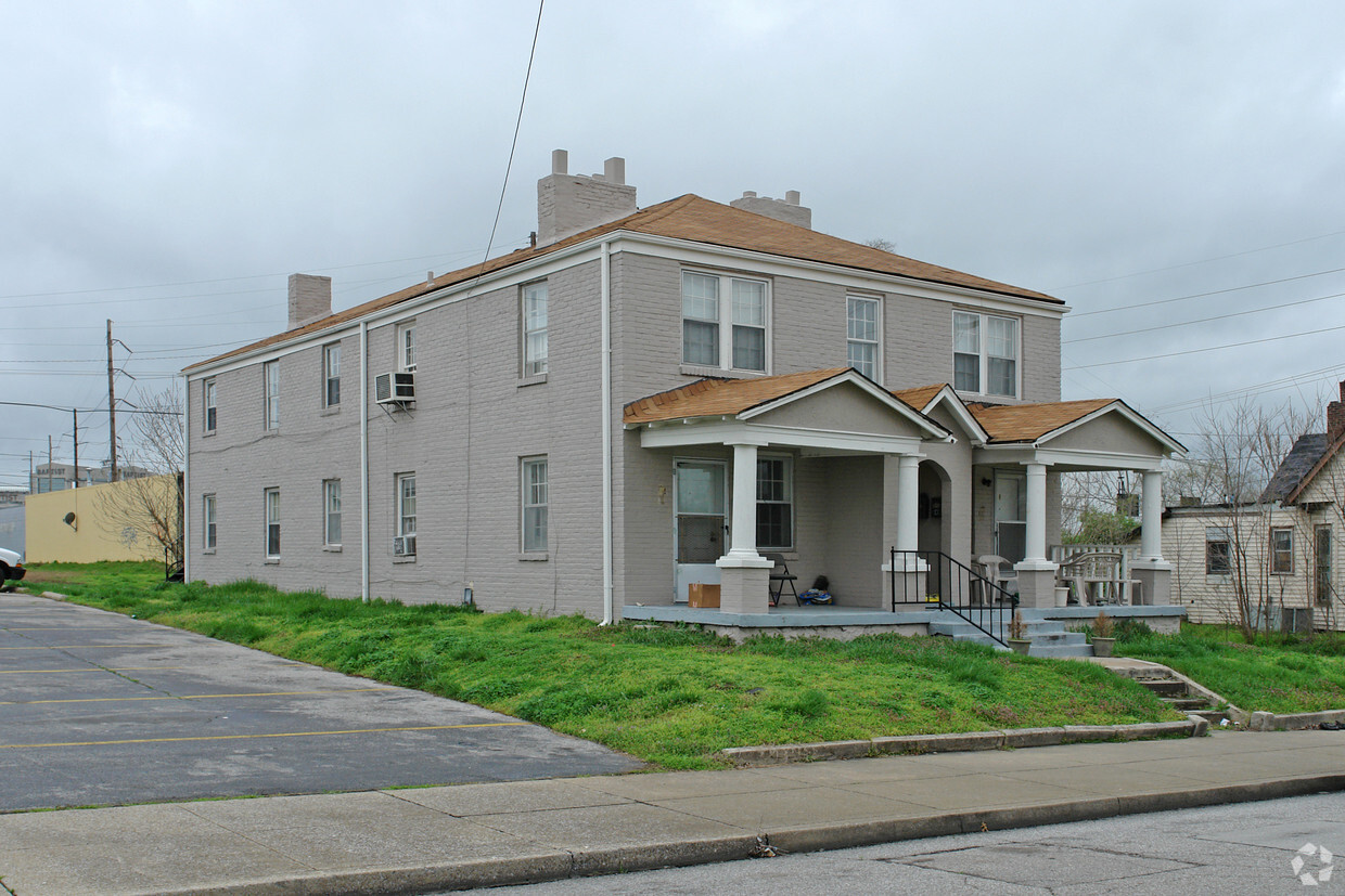 Building Photo - Junior Apartments