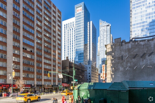Building Photo - 311 W 46th St