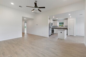 Building Photo - 8115 Vacek Meadows Loop