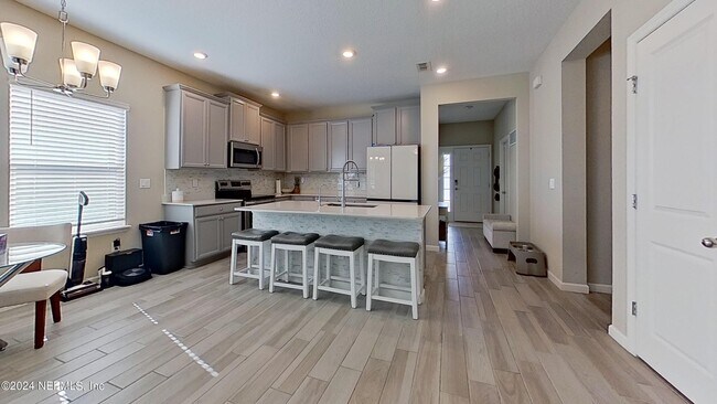 Foto del edificio - 10887 Ventnor Ave