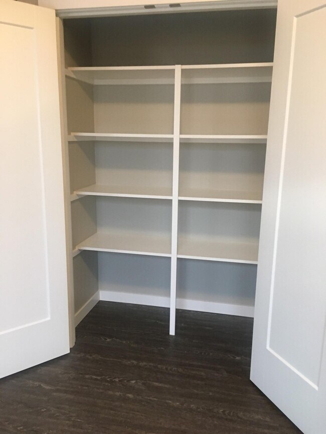 Foto del edificio - 717 E Street