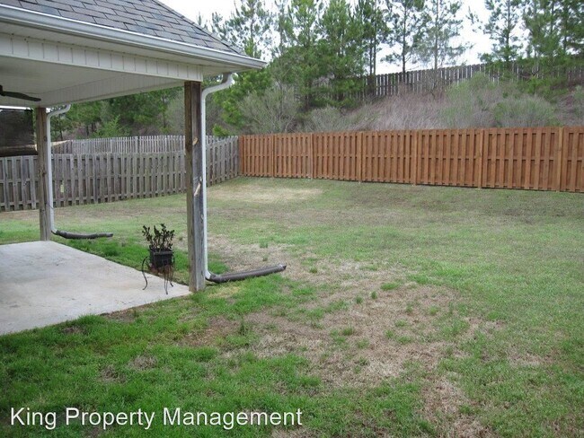 Building Photo - 3 br, 2 bath House - 330 Oak Leaf Circle