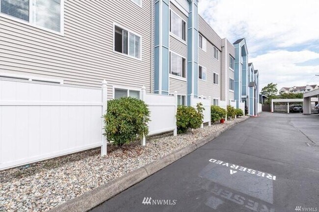 Foto del edificio - *** RENT SPECIAL 50% off MAY RENT*** Beaut...
