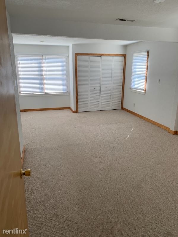 Primary Photo - 4 br, 2 bath House - 6321 S Warren St