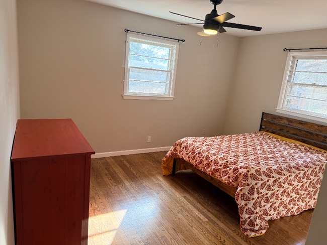 Building Photo - 2559 Clifton Springs Manor