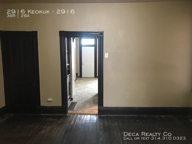 Building Photo - 3 Bedroom Apartment