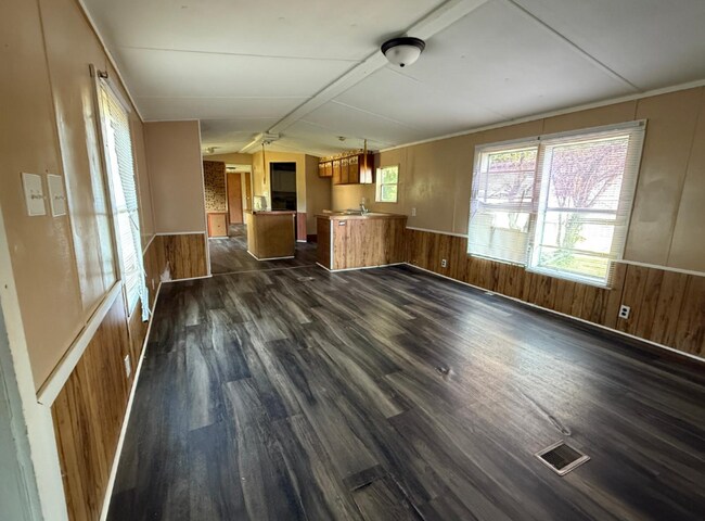 Foto del edificio - 615 S Bell St