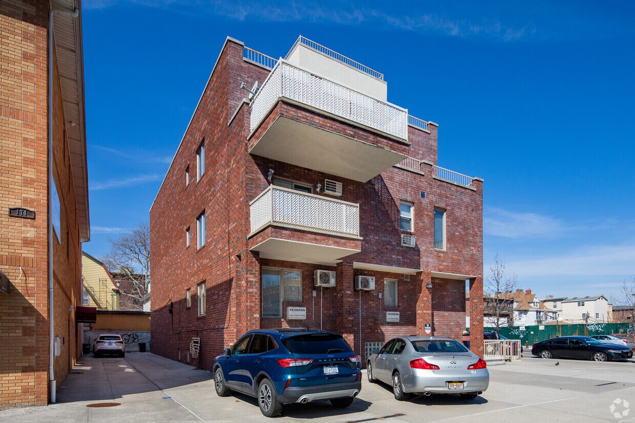 Primary Photo - 2138 Bath Ave