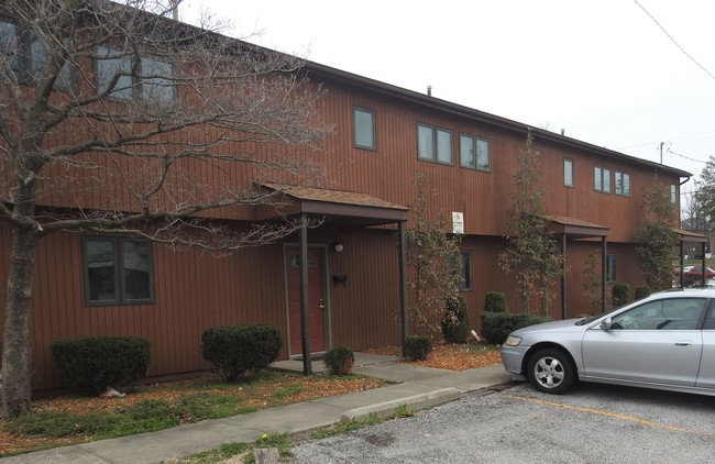 Three 2-story apts with parking - 400 E Hester St