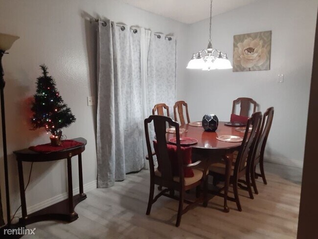Building Photo - 2 br, 2 bath Condo - 5032 Spencer St D Unit D