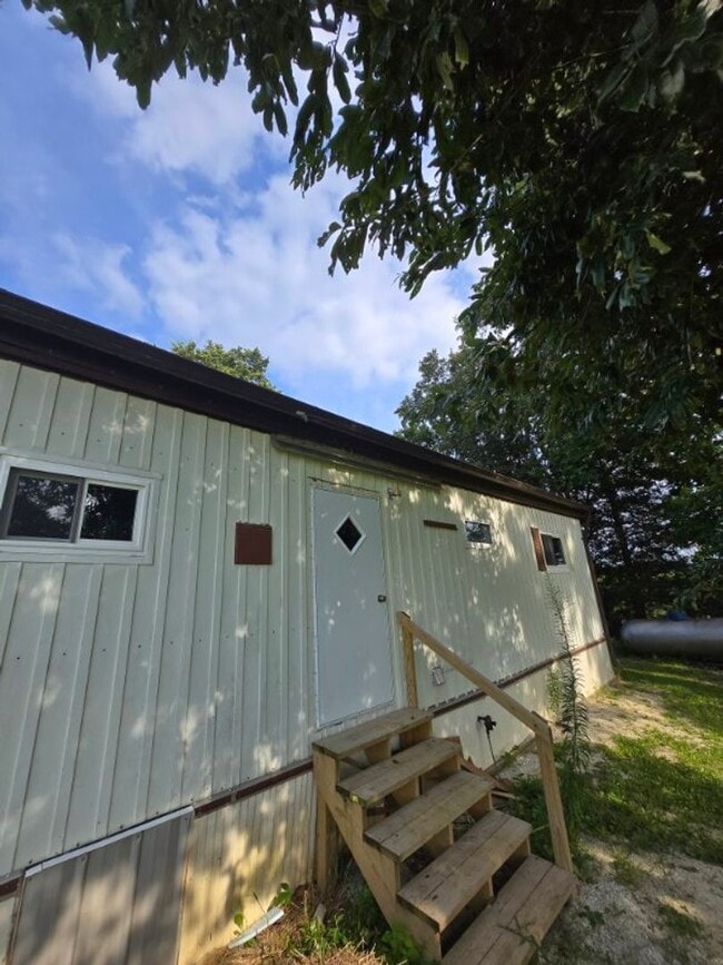 Building Photo - 2 Bed 2 Bath Home For Rent in Middletown, MO!