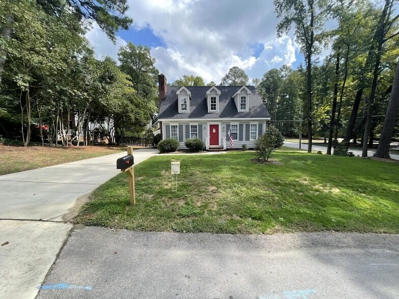 Primary Photo - 4000 Cardigan Pl