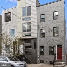 Building Photo - 1909 E Cumberland St