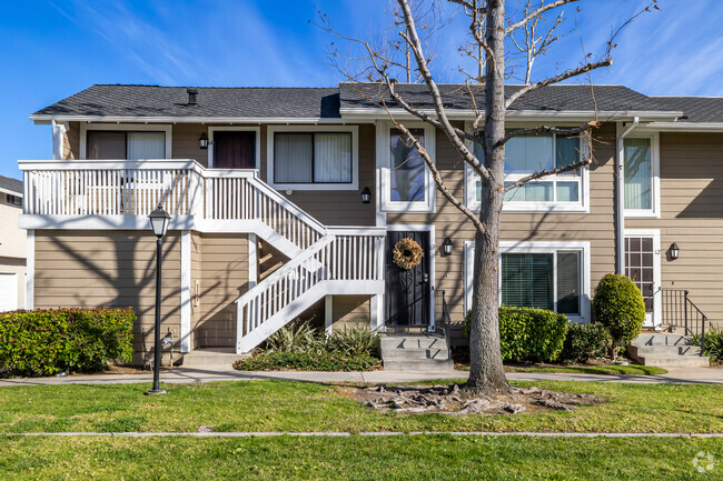 Building Photo - Walnut Village Townhomes