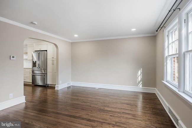 Foto del edificio - 113 W Albertson Ave