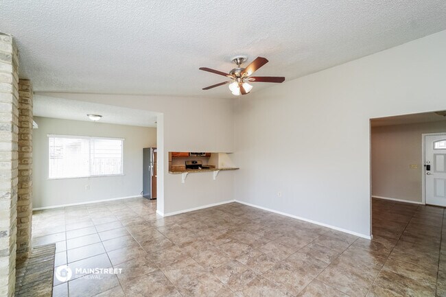 Foto del edificio - 5922 Whispering Lake St