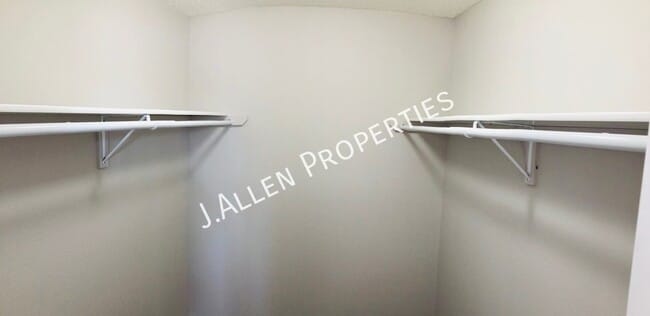 Building Photo - 1804 Parker Cir