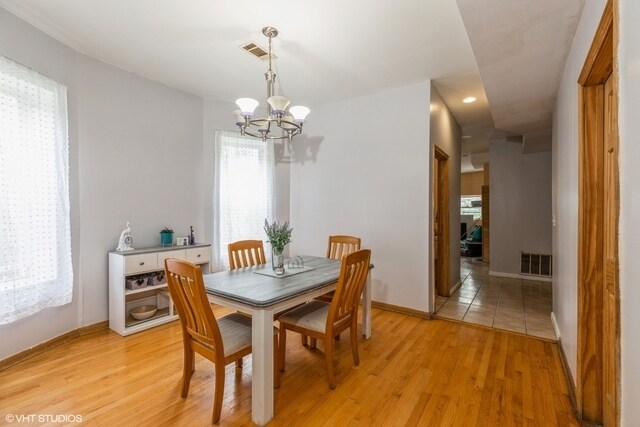 Building Photo - 417 S Kilbourn Ave