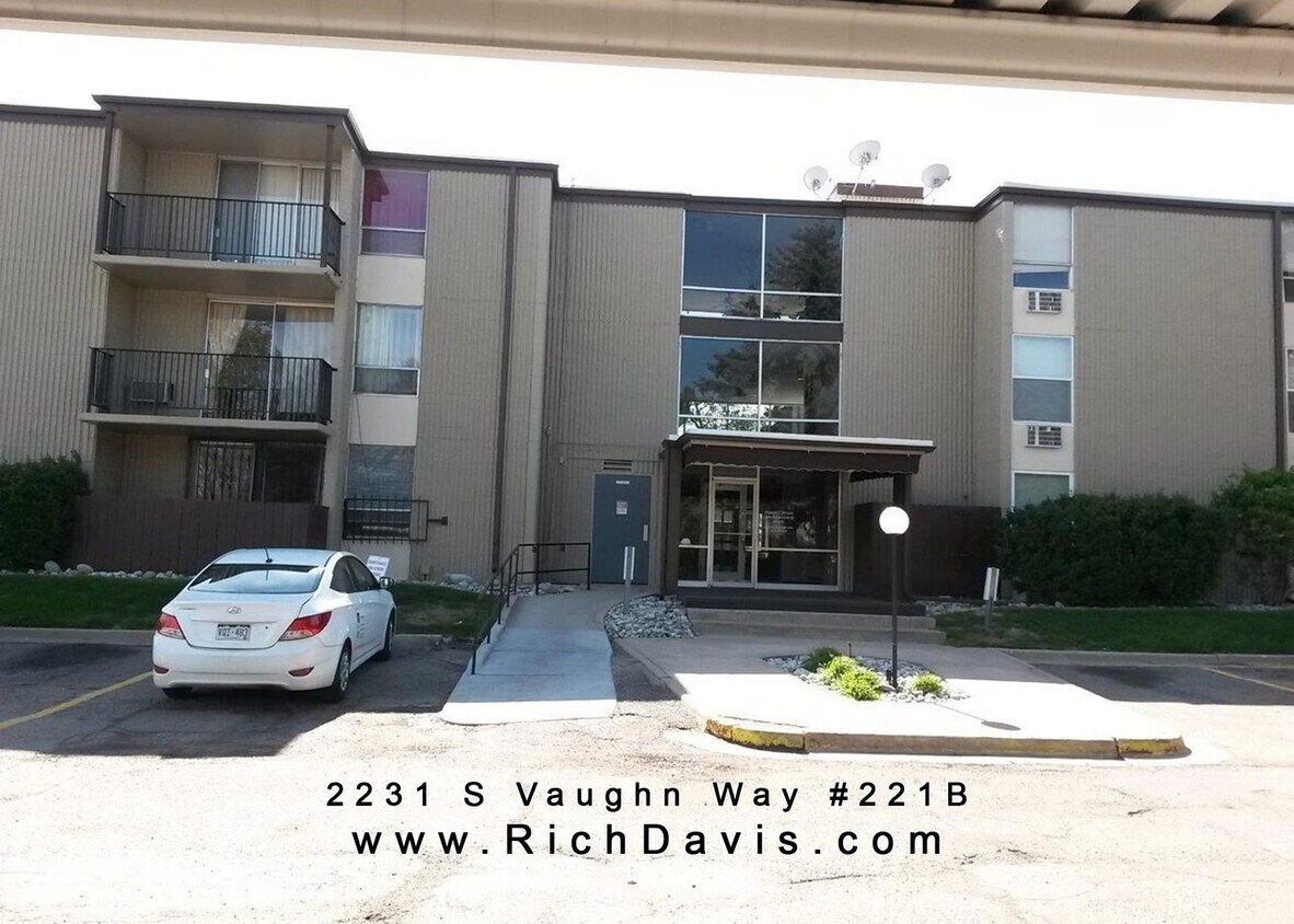 2231 S Vaughn Way Unit 221B, Aurora, CO 80014 Condo for Rent in