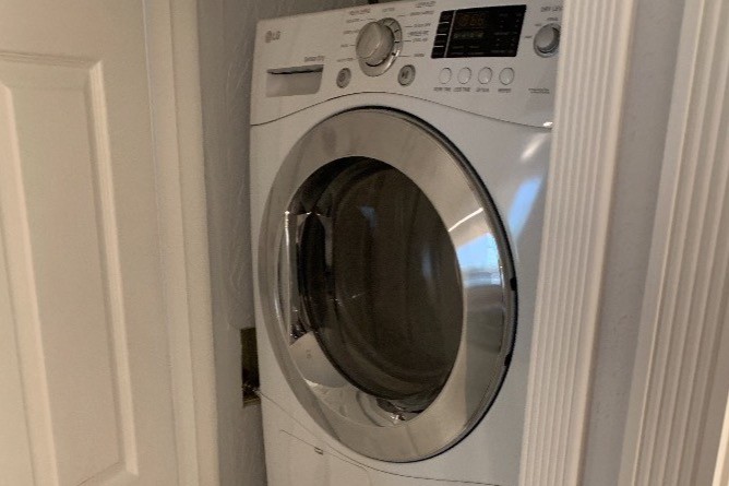 Washer Dryer - 916 N Alfred St