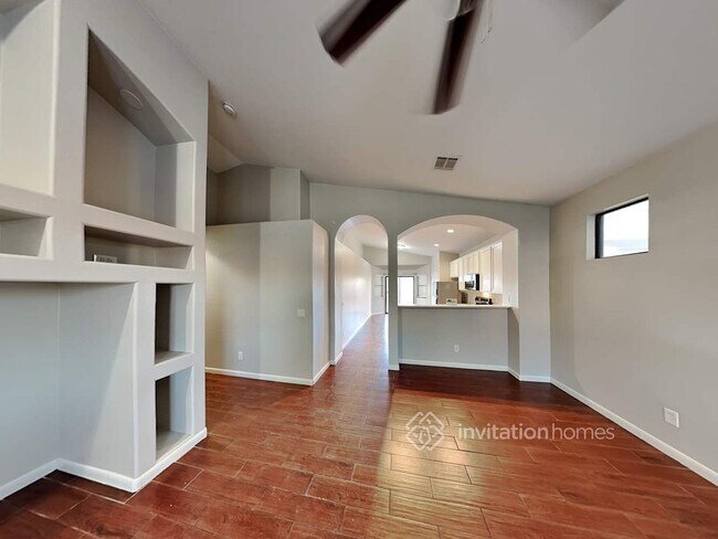 Foto del edificio - 2555 W Lynne Ln