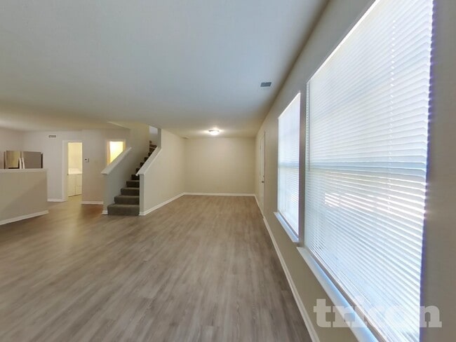 Building Photo - 5956 Portman Pl