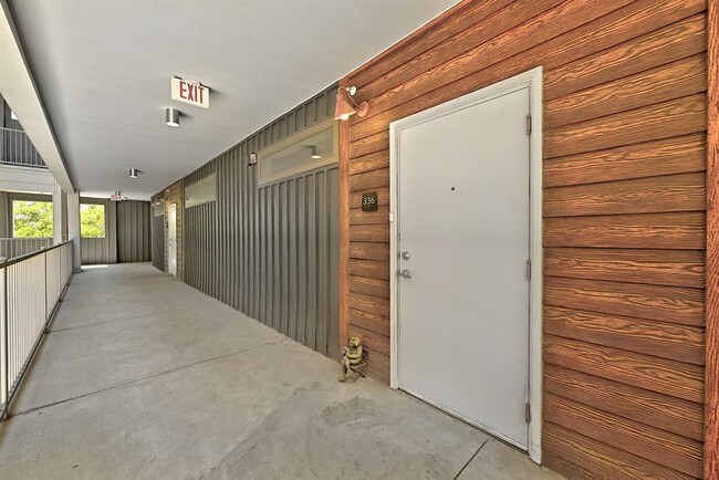 Building Photo - 4361 S Congress Ave