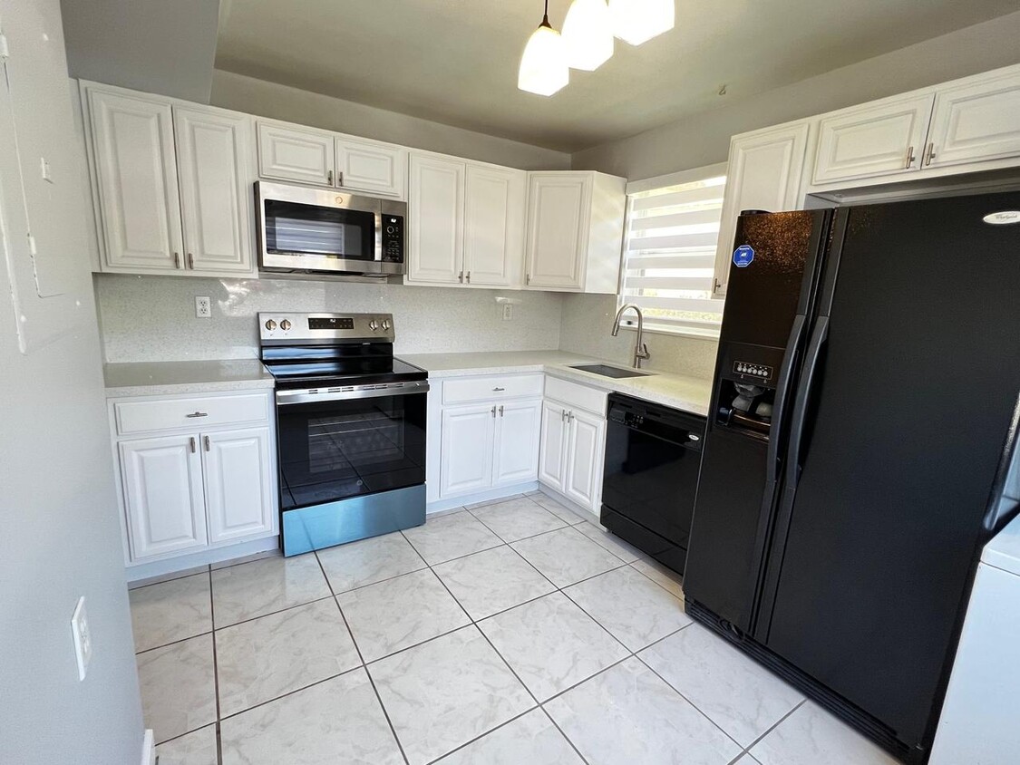 Primary Photo - 1200 SW 113th Terrace