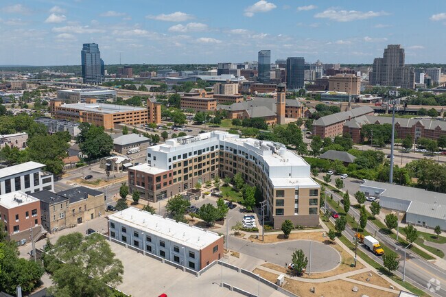 Vista NE hacia el centro - THE 616