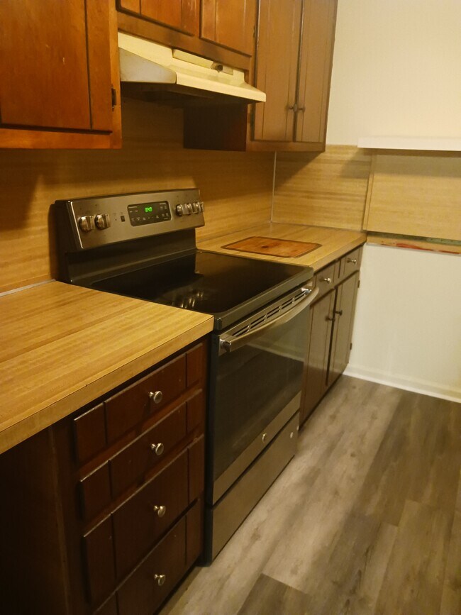 Foto del edificio - 713 Springfield Rd