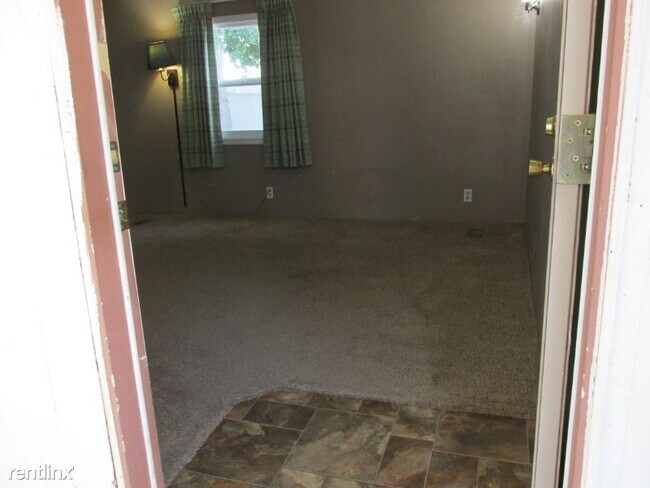 Foto del edificio - 2611 Upper River Rd