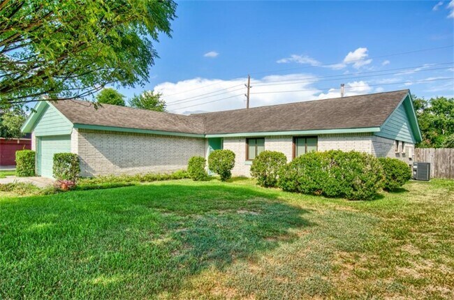 Foto del edificio - 22118 Meadowhill Dr