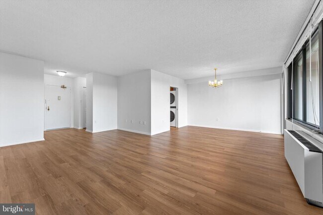 Building Photo - 3701 S George Mason Dr
