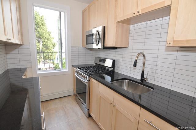 Building Photo - 48-29 40th St