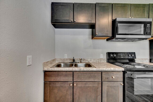 Foto del edificio - Adorable 1 bed 1 bath - Central air/heat, updated