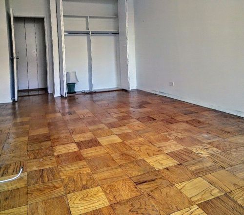 Building Photo - 242 E 82nd St
