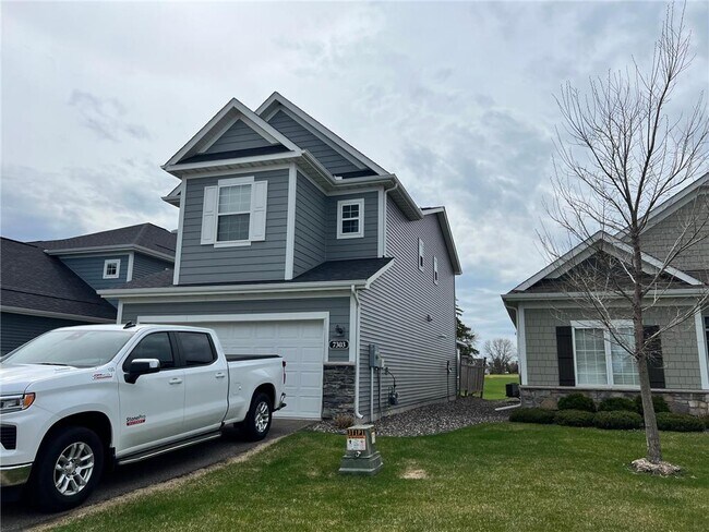 Foto del edificio - 7303 Fir Ln N