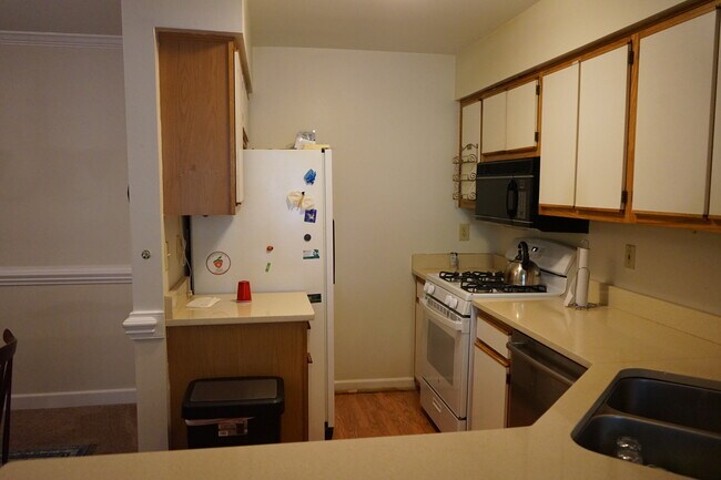 Building Photo - 487 Summerwalk Cir