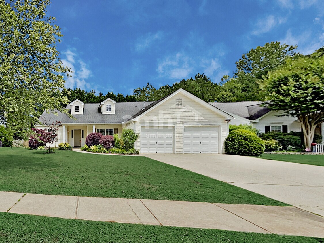 517 Lazy River Lane House Rental in Woodstock, GA