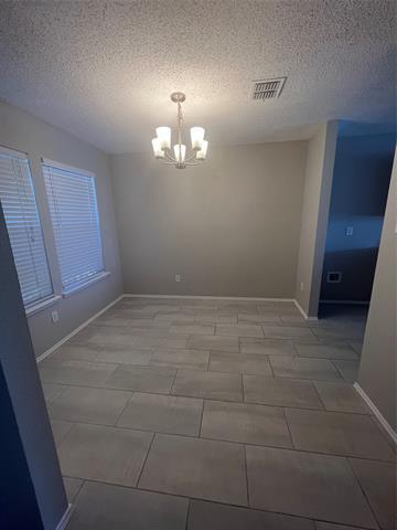 Building Photo - 1701 Willow Way
