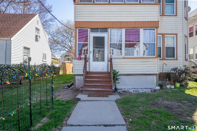 Building Photo - 47-49-49 Roxbury St