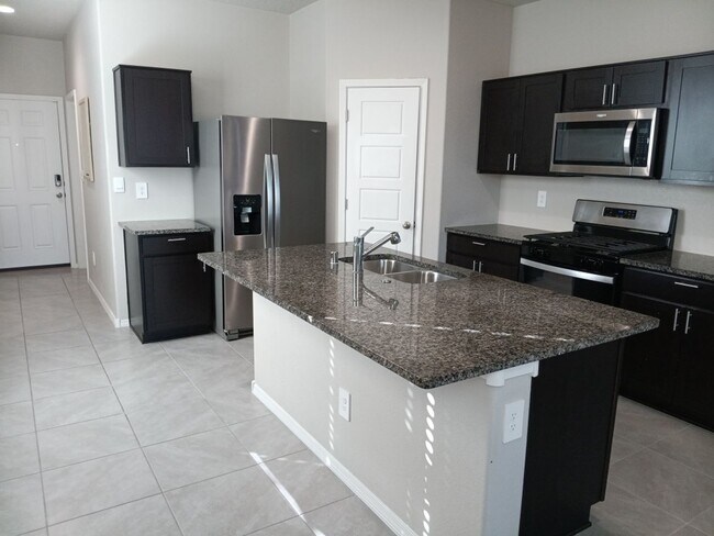Foto del edificio - 3 Bedroom, 2 Bathroom Home! Schedule a Showing Soon!