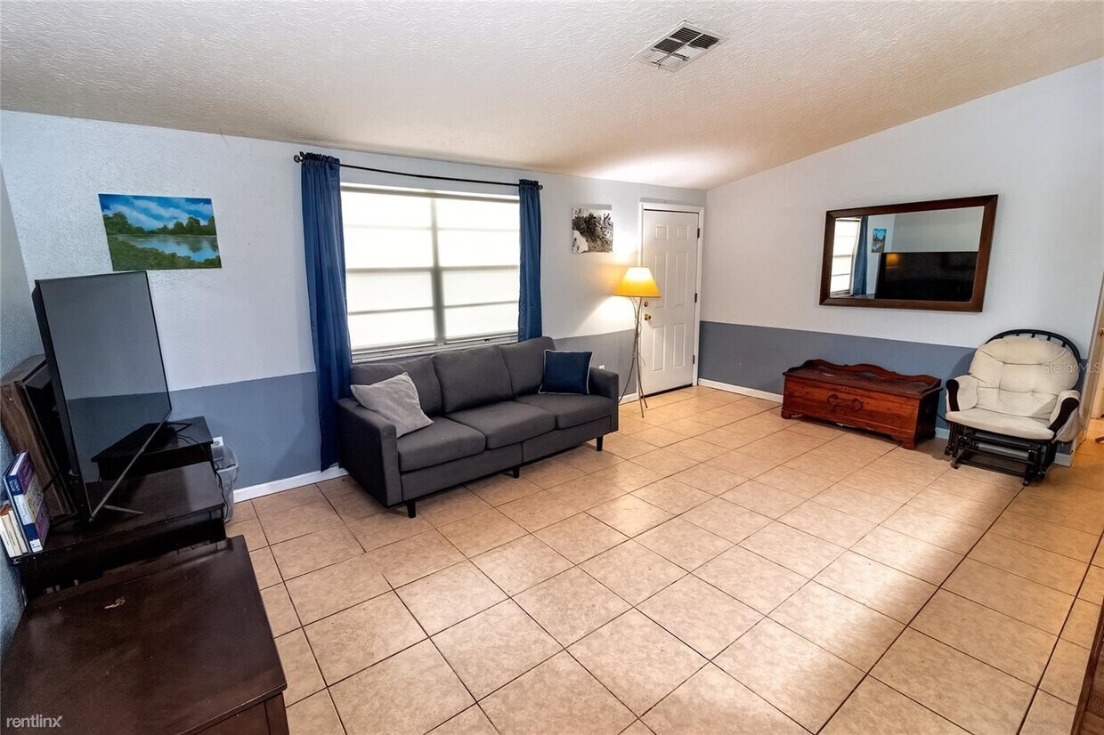 Building Photo - 3 br, 2 bath House - 6407 Reno Avenue