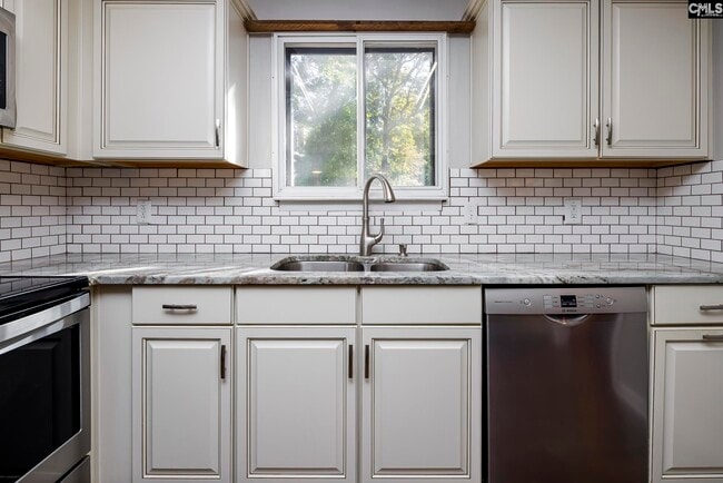 Foto del edificio - 251 Shoreline Dr